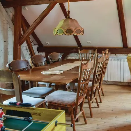 Vakantiehuis Four Bedroom Holiday In Hostinné
