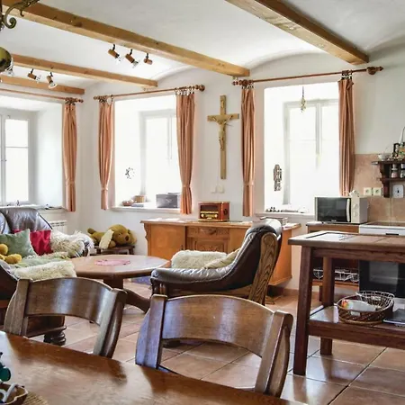 Vakantiehuis Four Bedroom Holiday In *
