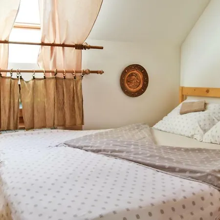 Vakantiehuis Four Bedroom Holiday In *