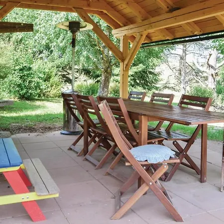 Vakantiehuis Four Bedroom Holiday In *